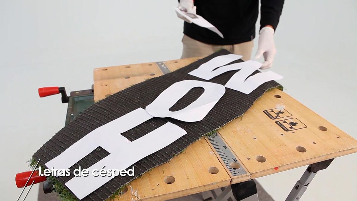 Como hacer letras decorativas con cesped artificial paso 1