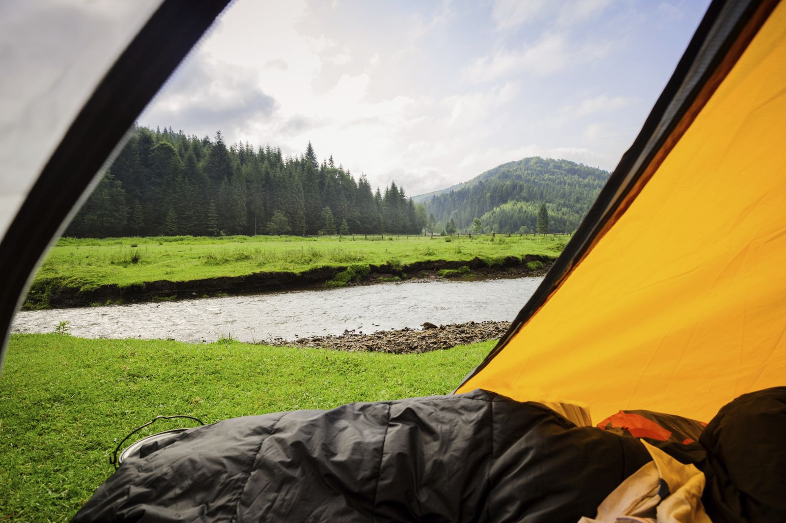 como limpiar un saco de dormir
