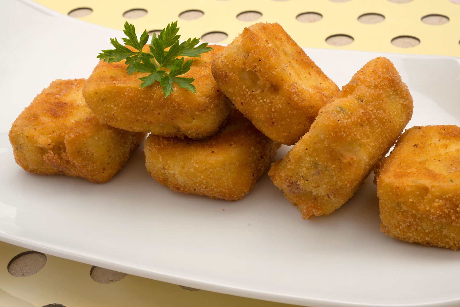 5713 1 Croquetas cuadradas de pavo y huevo (1098) xl