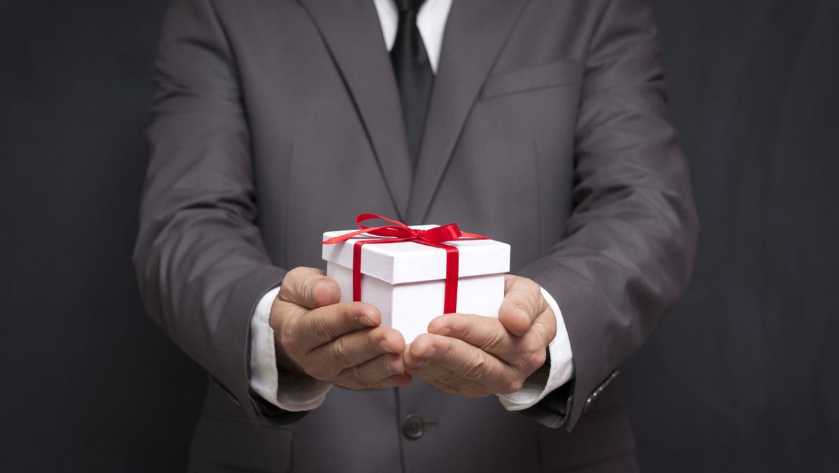 cesta de navidad un regalo y un derecho que tributa a hacienda2