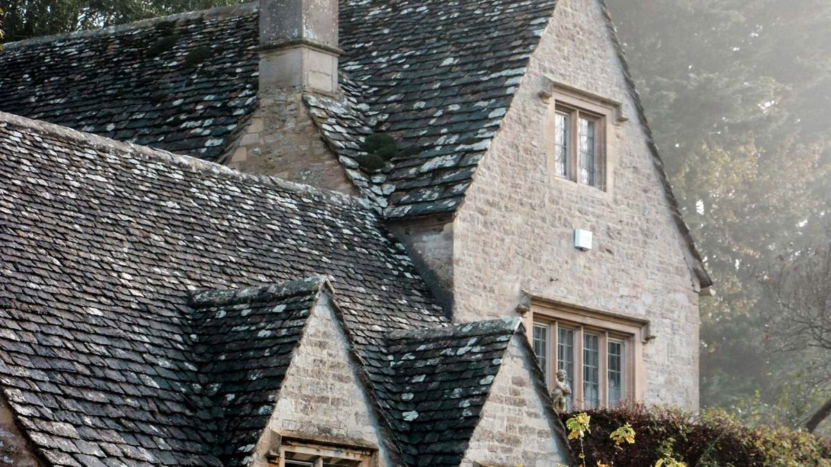 Tejado de pizarra en una casa