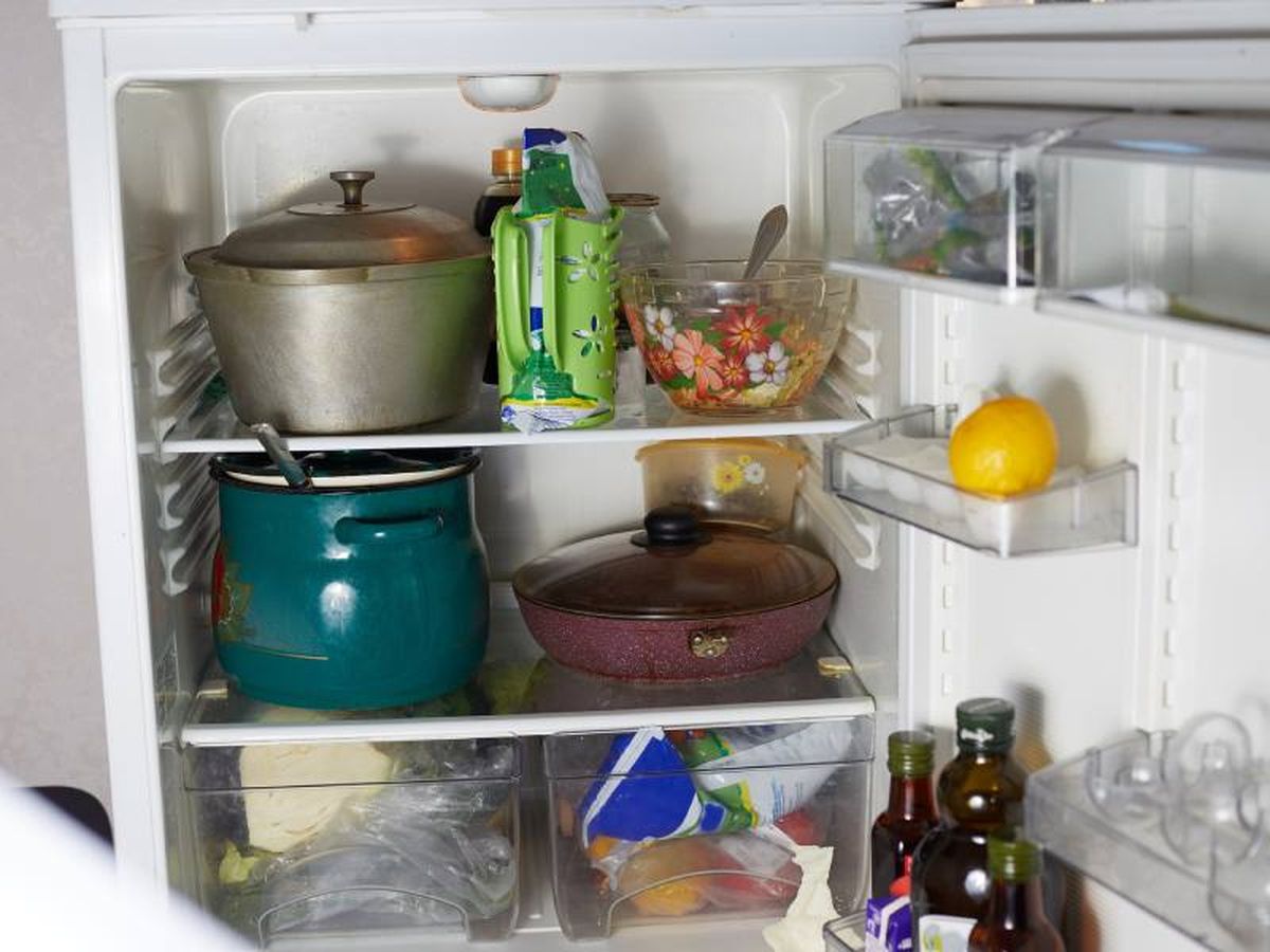 Guardar ollas con comida en la nevera fomenta la proliferación de bacterias