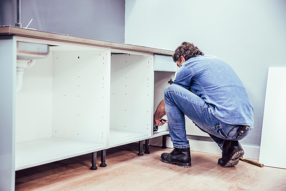 Instalar módulos de cocina en kit paso 10