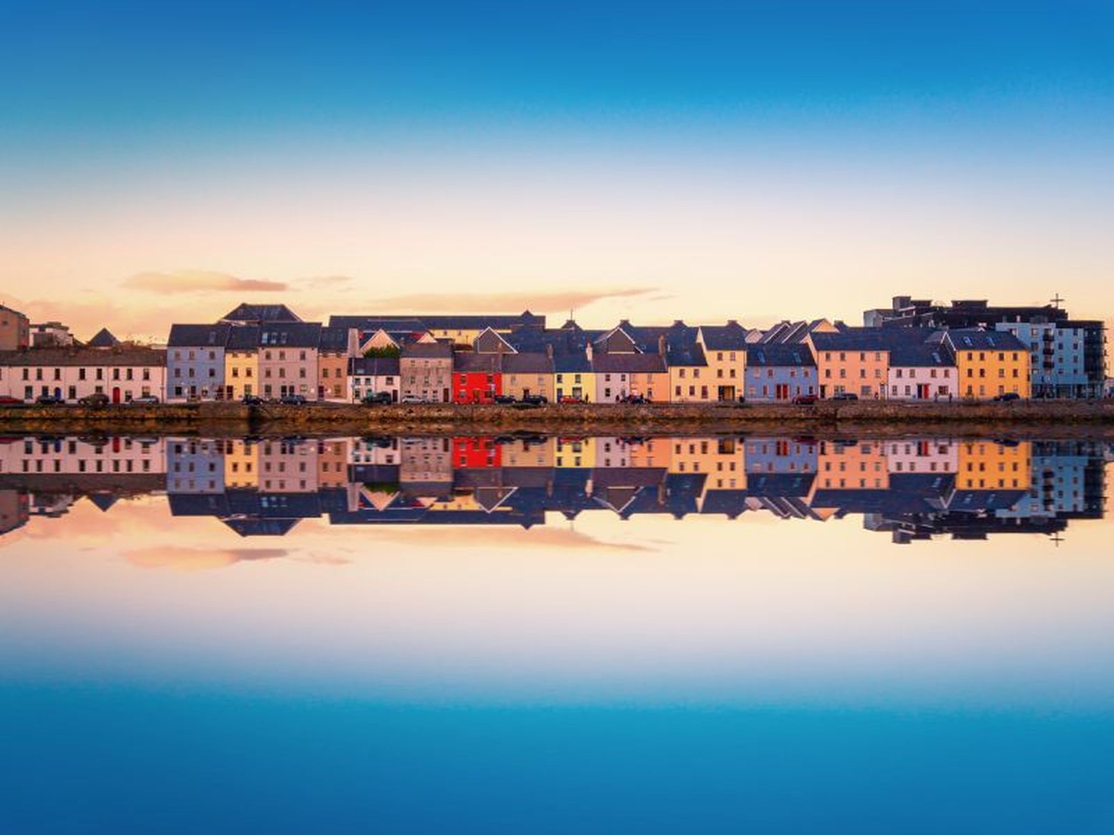 Vista panorámica de Claddagh Galway, en Galway Irlanda
