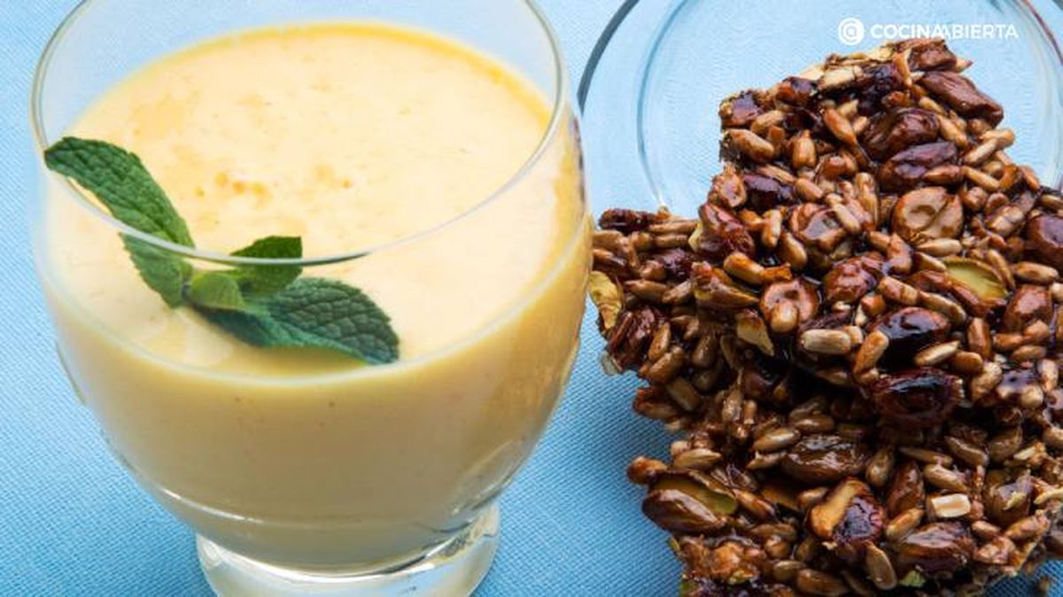 Eva Arguiñano nos enseña a hacer un batido de mango, plátano y mandarina