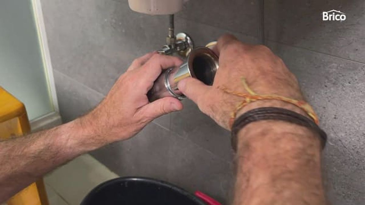 Bricomania 016 como cambiar grifo de lavabo paso9