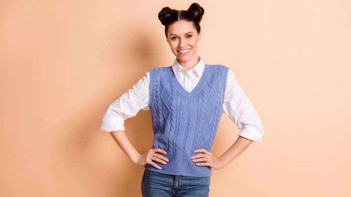 como hacer un chaleco con un jersey viejo 1