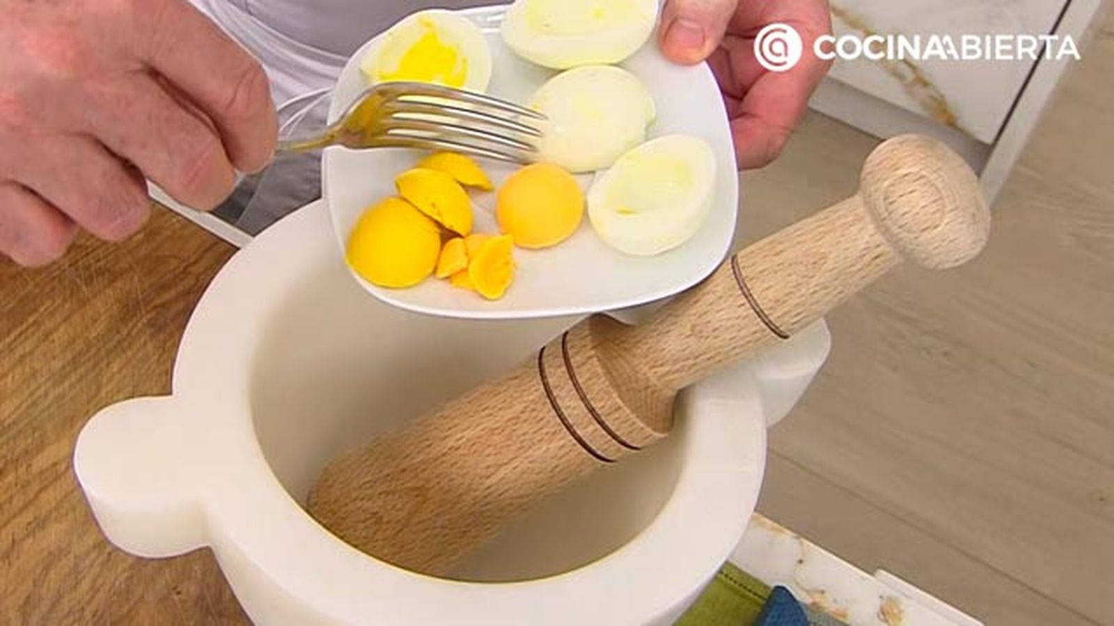 pollo en pepitoria receta tradicional karlos arguinano karl67360321 paso4