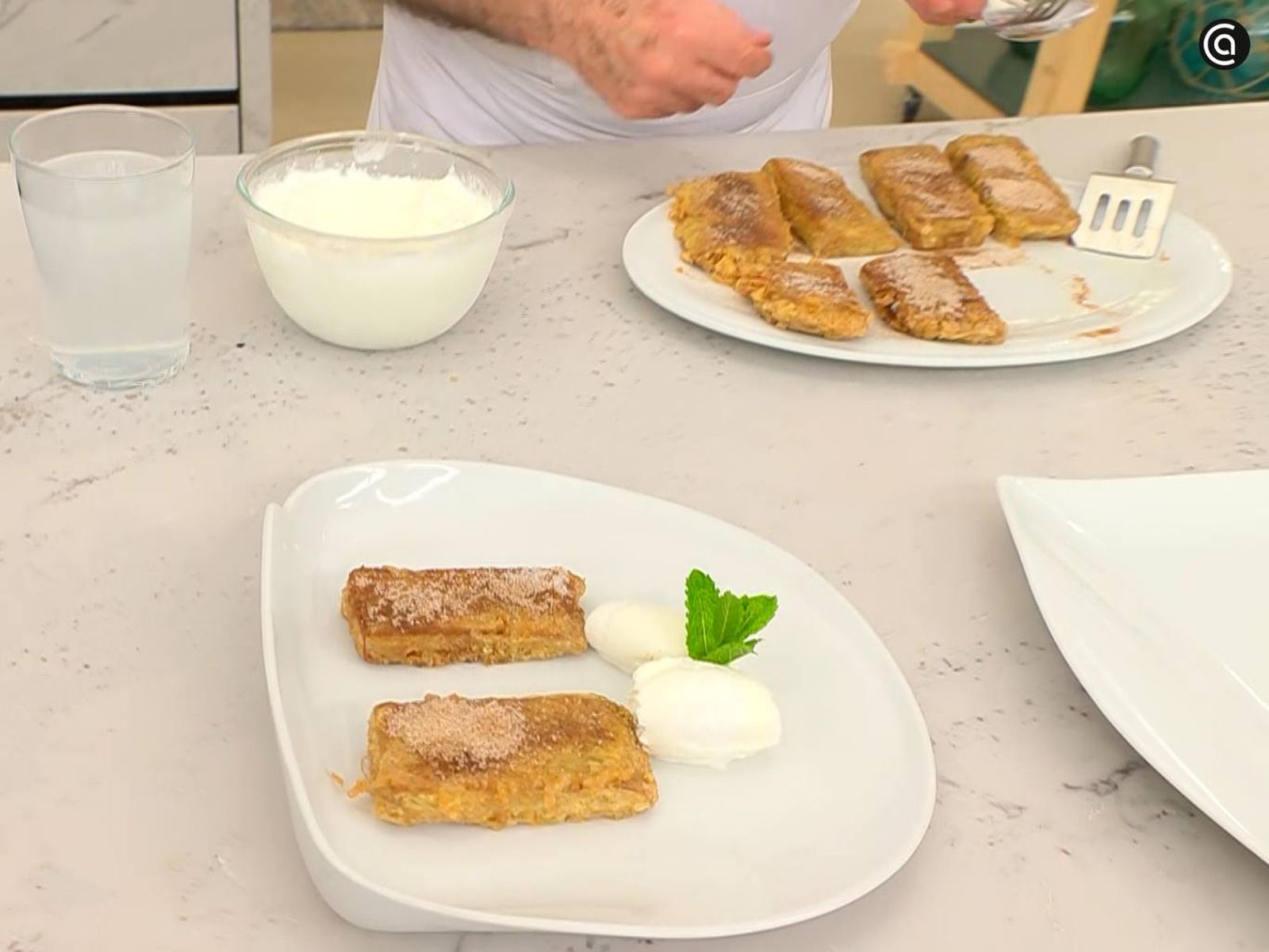 Sirve la leche frita de café