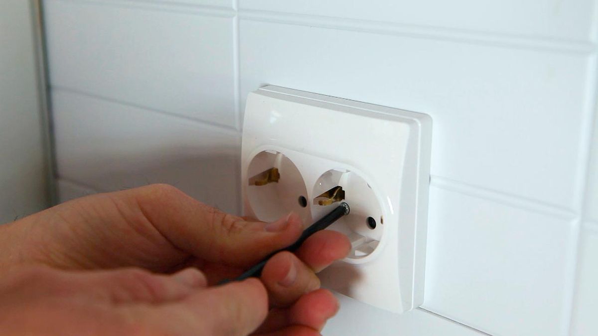 Colocar una base de enchufe doble paso 8