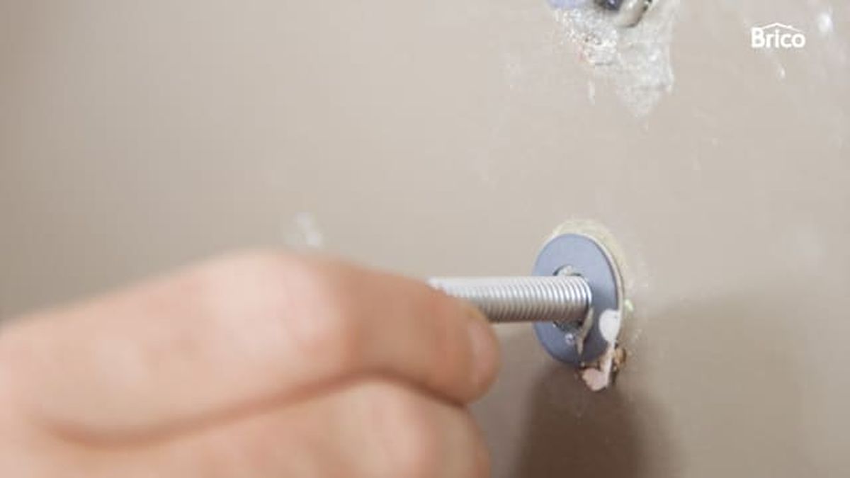 brico 0577 colgar tv pared sin que se vean los cables paso14