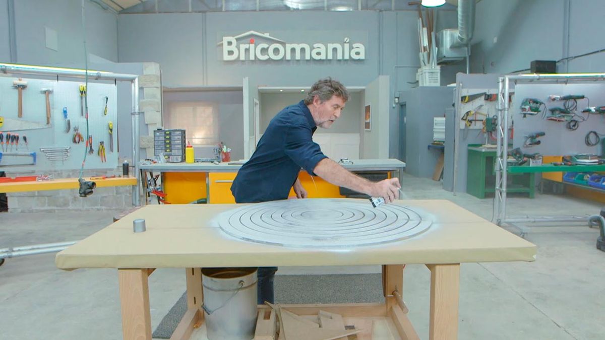 Como hacer un abeto de Navidad con aros de madera paso 6