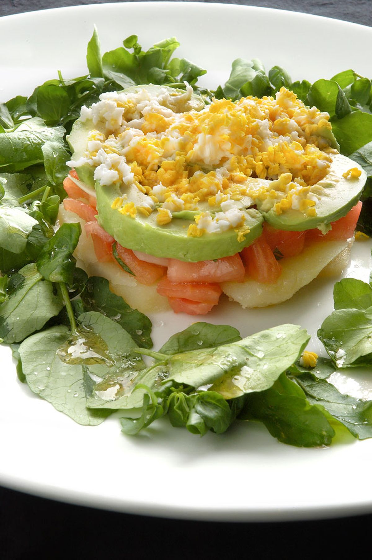 Ensalada de berros, tomate y aguacate