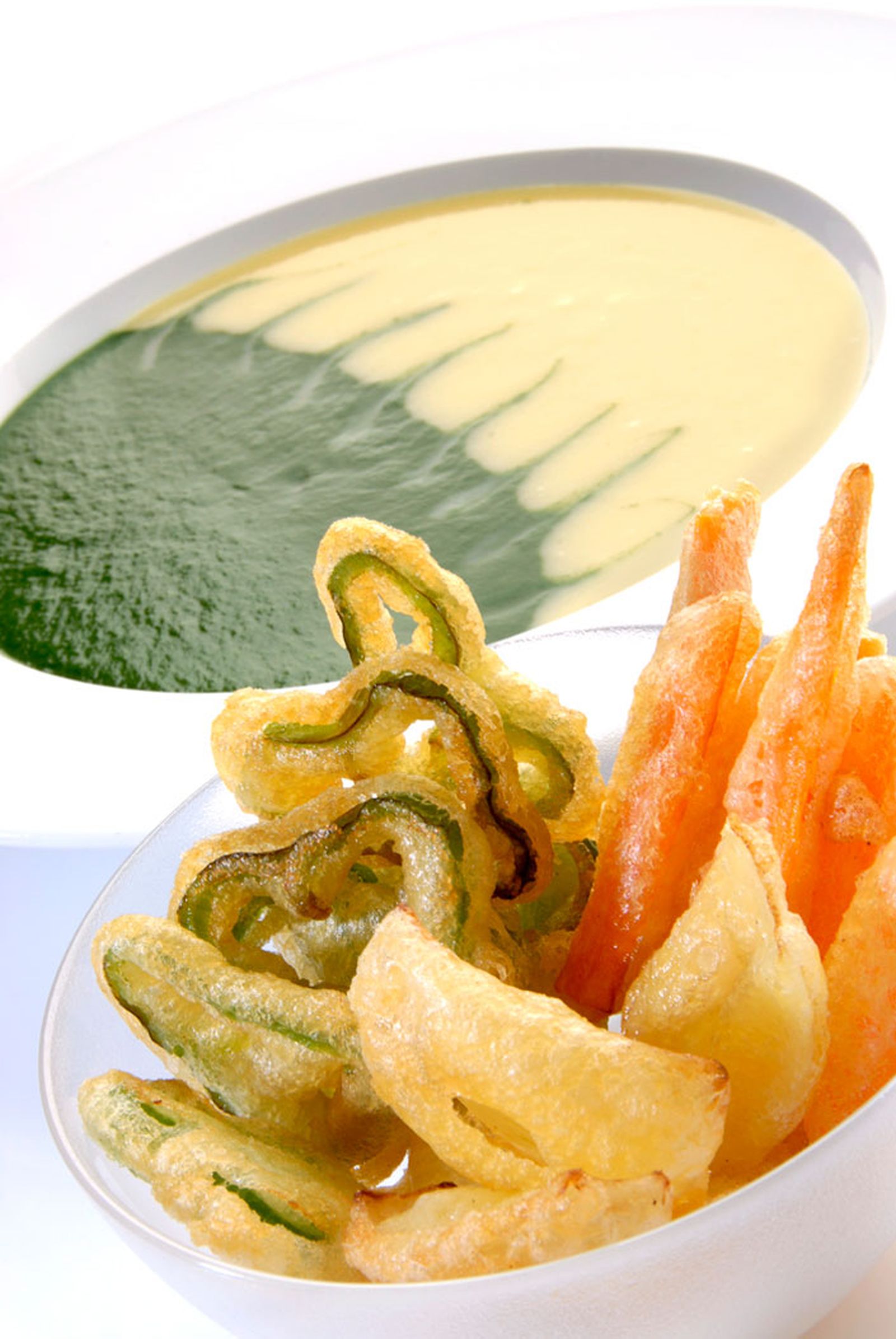 Crema de espinacas y patata con tempura