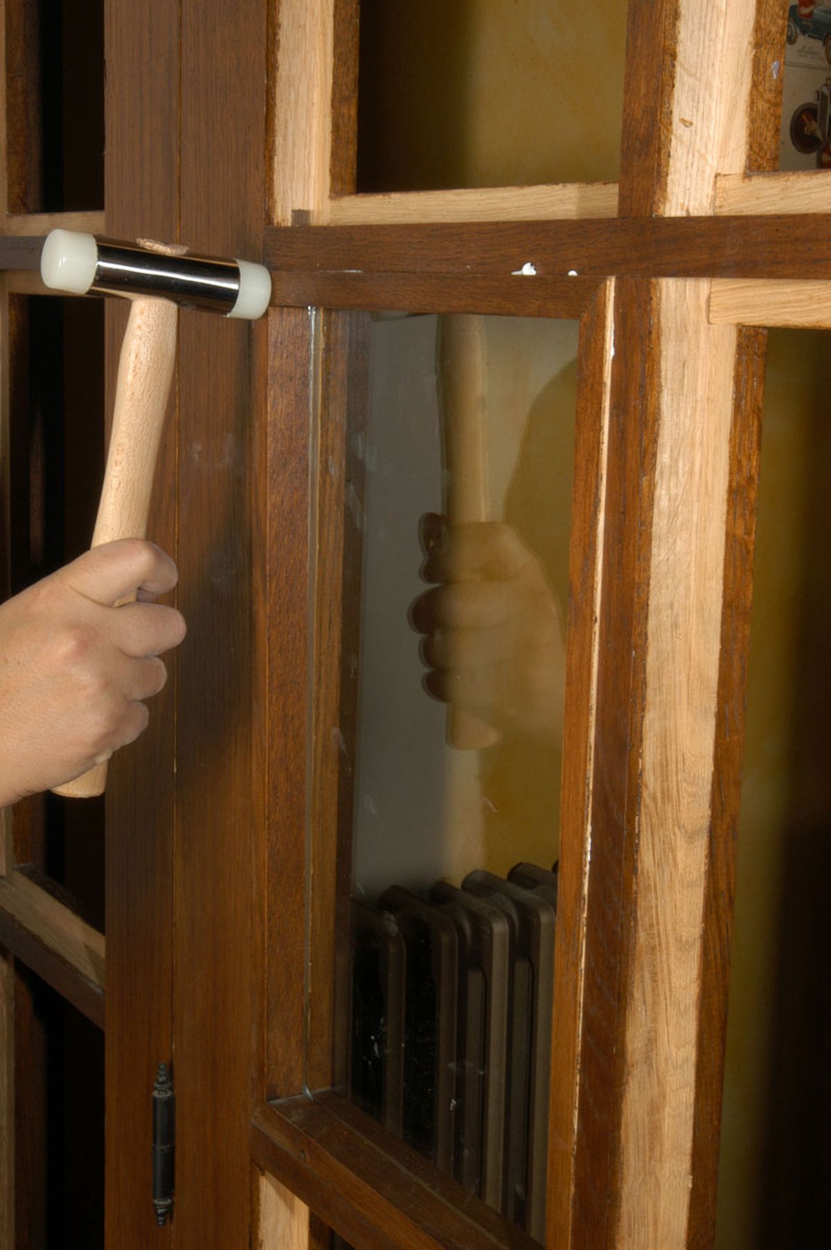 Cómo colocar cristal en puerta paso 10