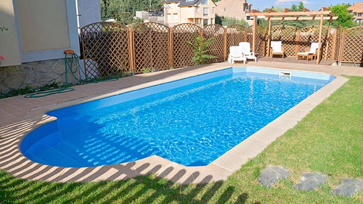 Consejos para decorar jardines con piscina 2