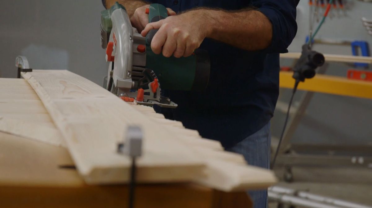 Cómo hacer un árbol esquinero de Navidad paso 5