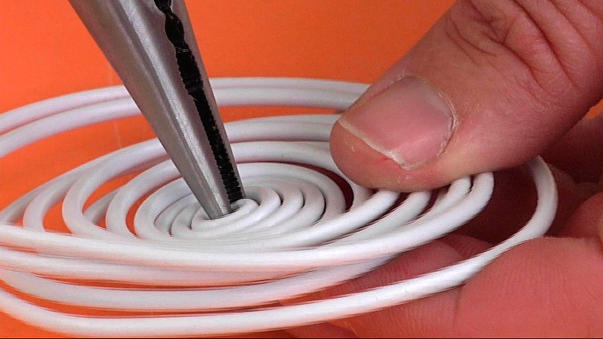 Crear abeto navideño con alambre paso 2