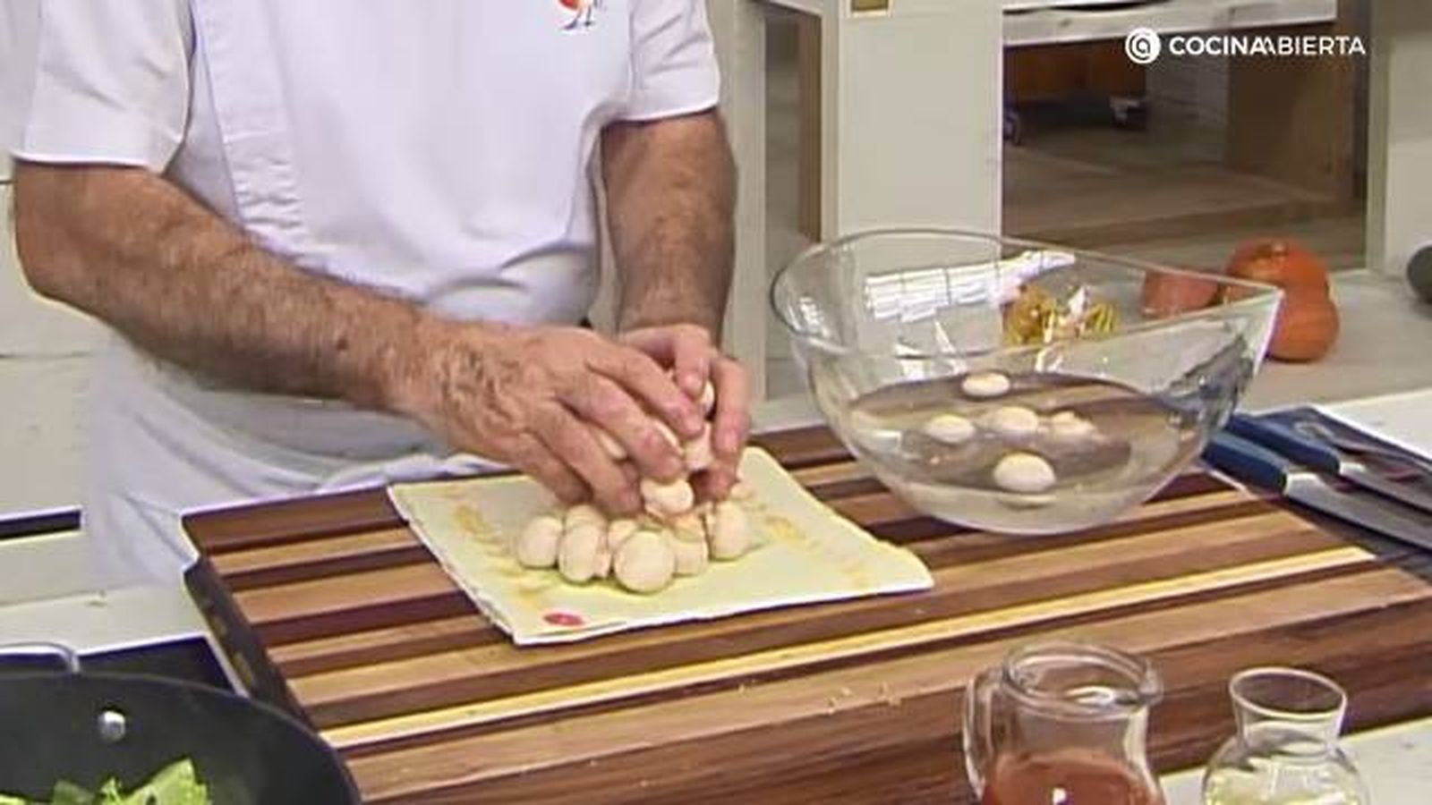 KARL7058 Muslos pollo verduras paso champinones
