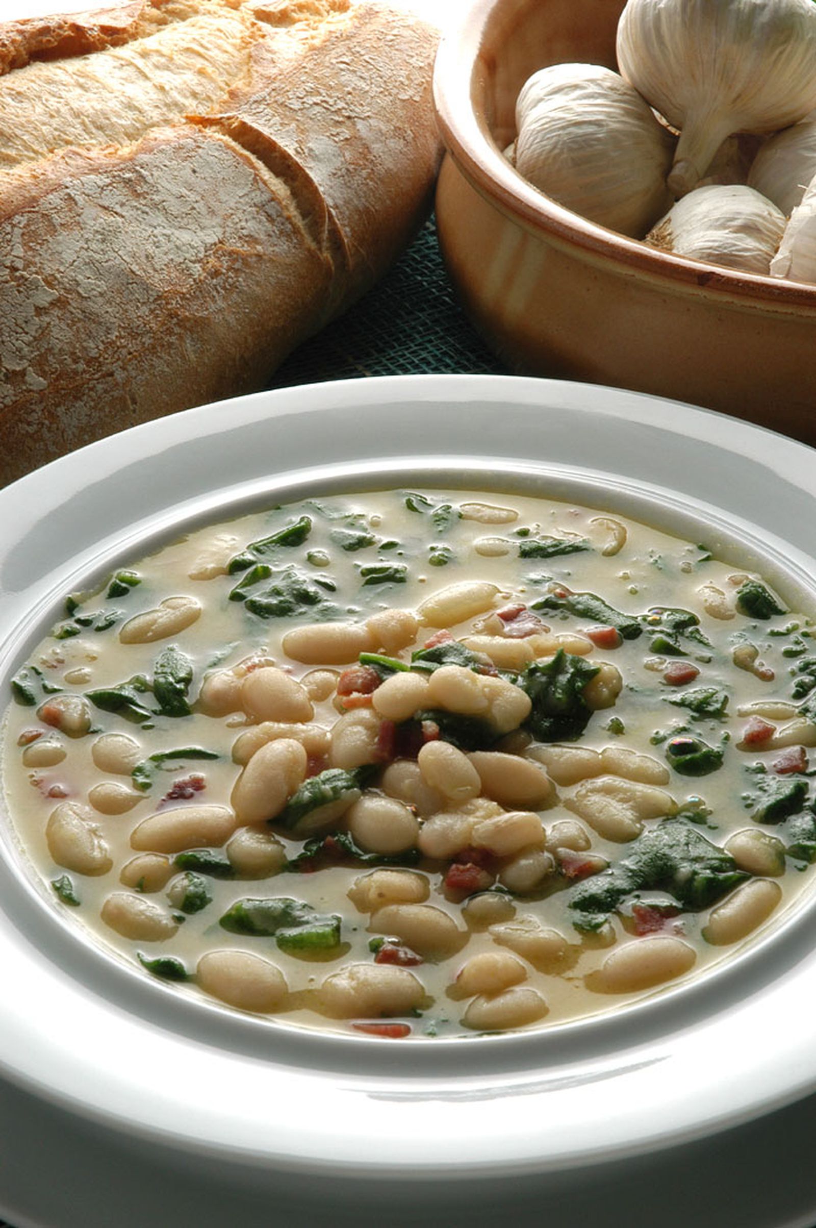 Alubias blancas con jamón y espinacas