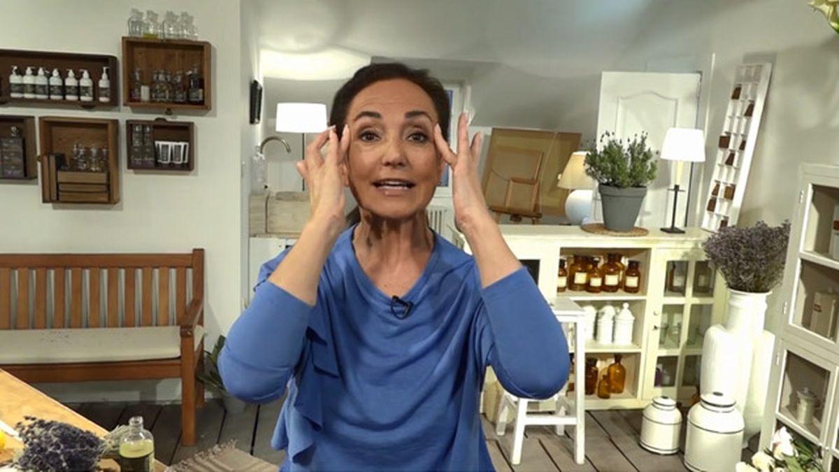 como quitar las manchas y la grasa del rostro de forma natural lavanda y limon masajear