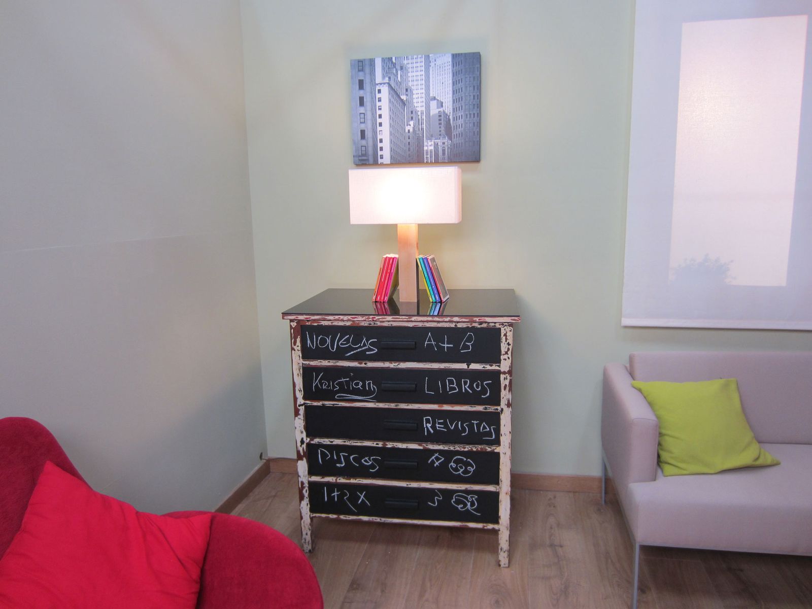 Cómoda con pintura pizarra