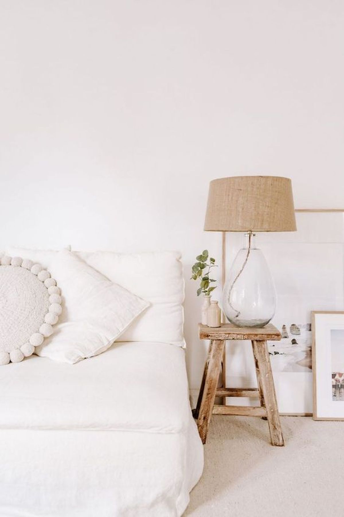 2 dormitorio blanco madera desgastada breajtheloop