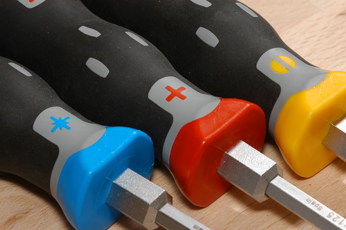 Cómo utilizar un destornillador paso 4