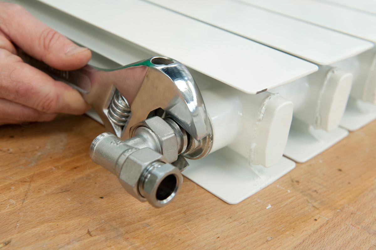 brico 0592 instalacion radiador paso 1