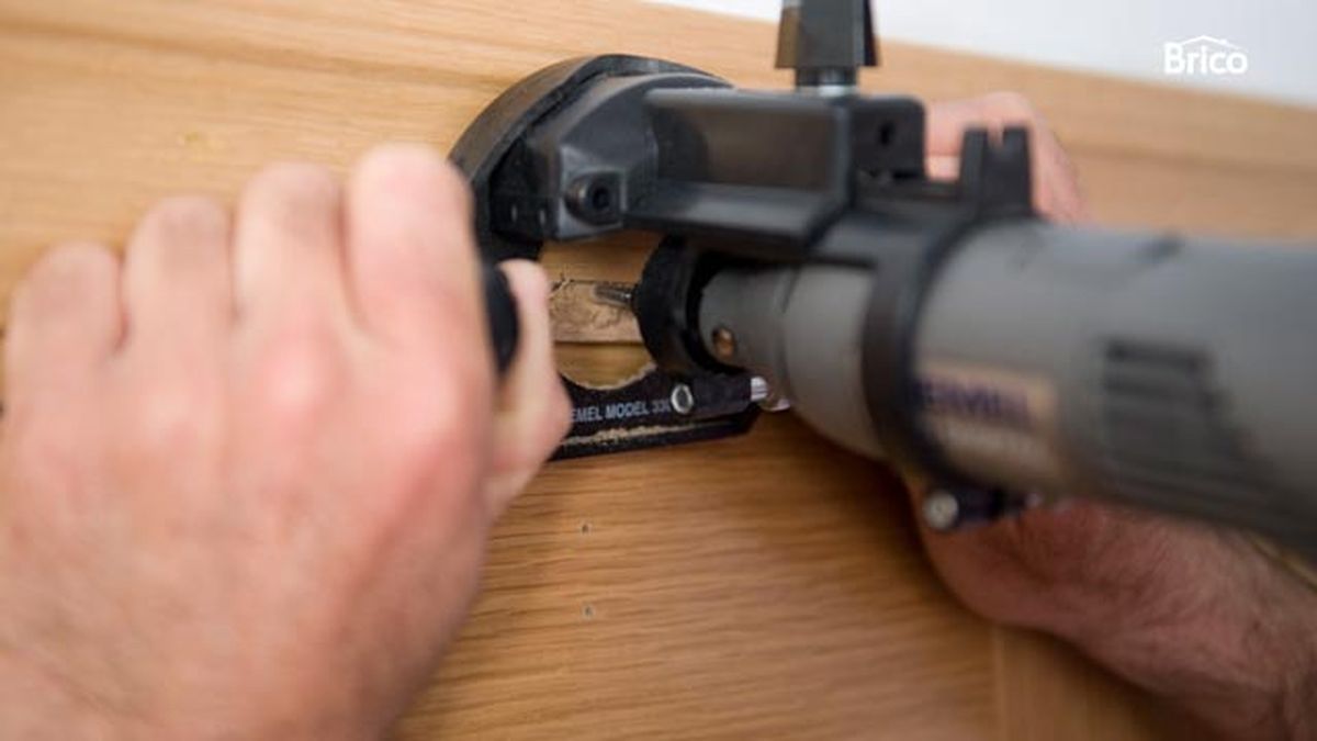 Instalar muelle cierrapuertas paso 3