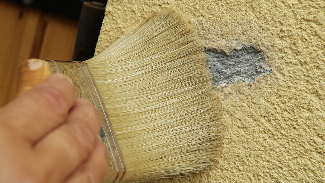 Reparación de pequeños desconchados en fachada paso 1