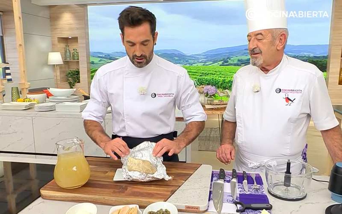 Joseba Arguiñano envuelve en papel aluminio la carne