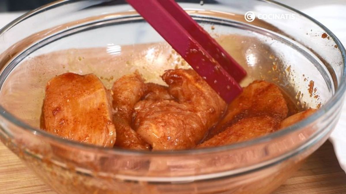 Adobamos las pechugas de pollo
