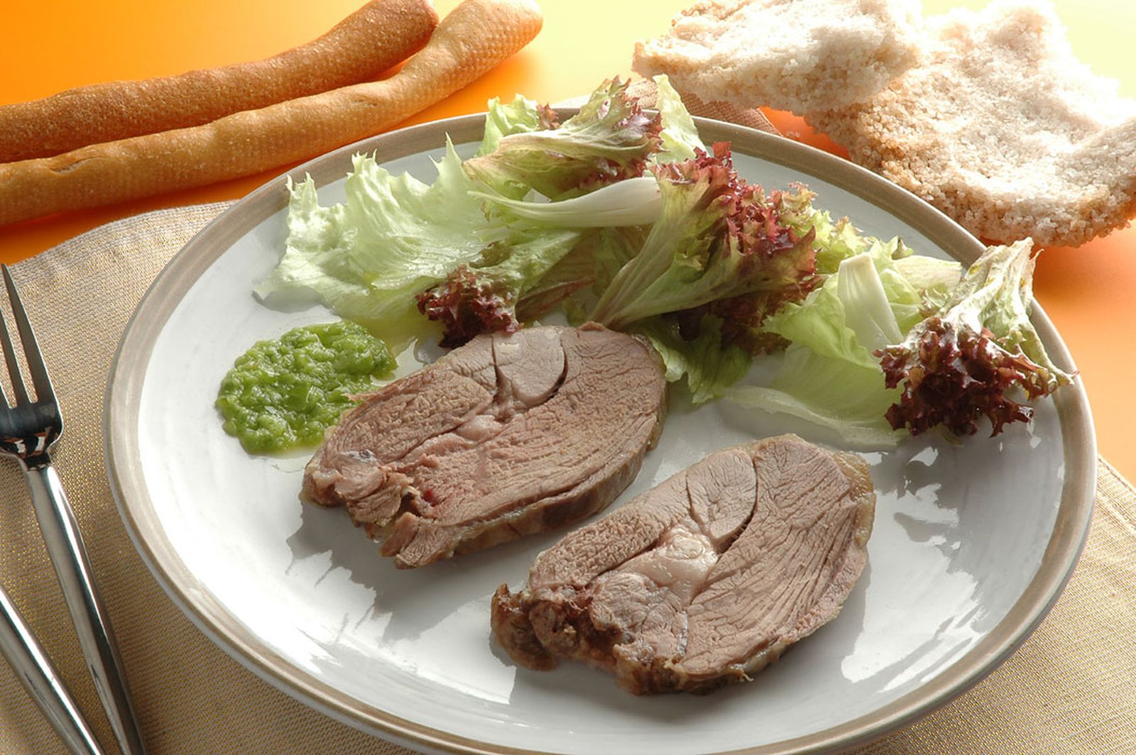 Pierna de cordero a la sal