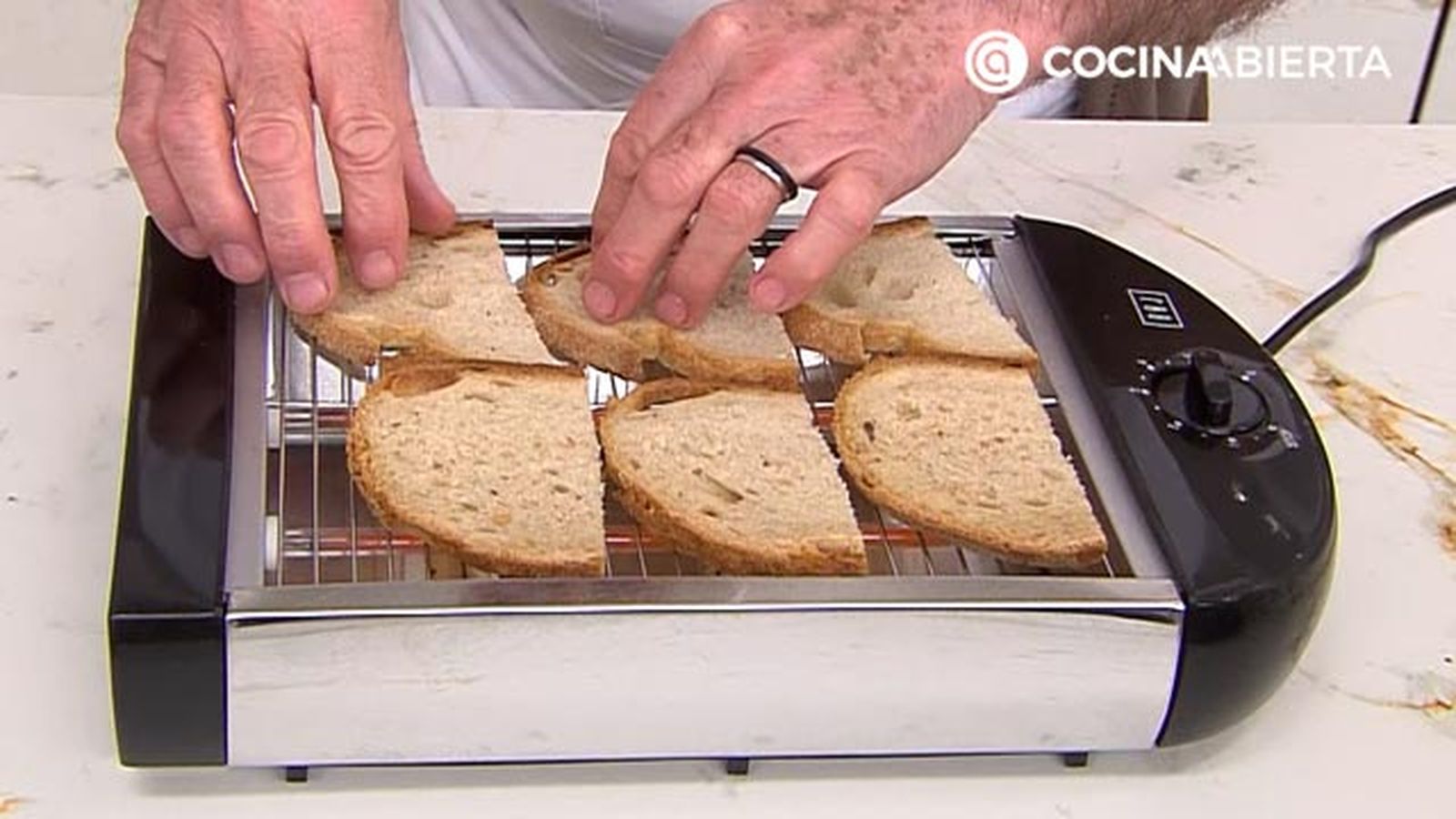 esparragos verdes con jamon y queso palitos de merluza con setas recetas programa karlos arguinano karl67420321 paso3