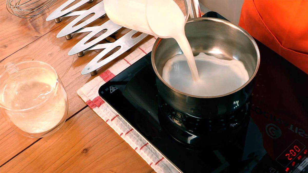 Receta de flan de café con base de galletas trituradas  paso 2