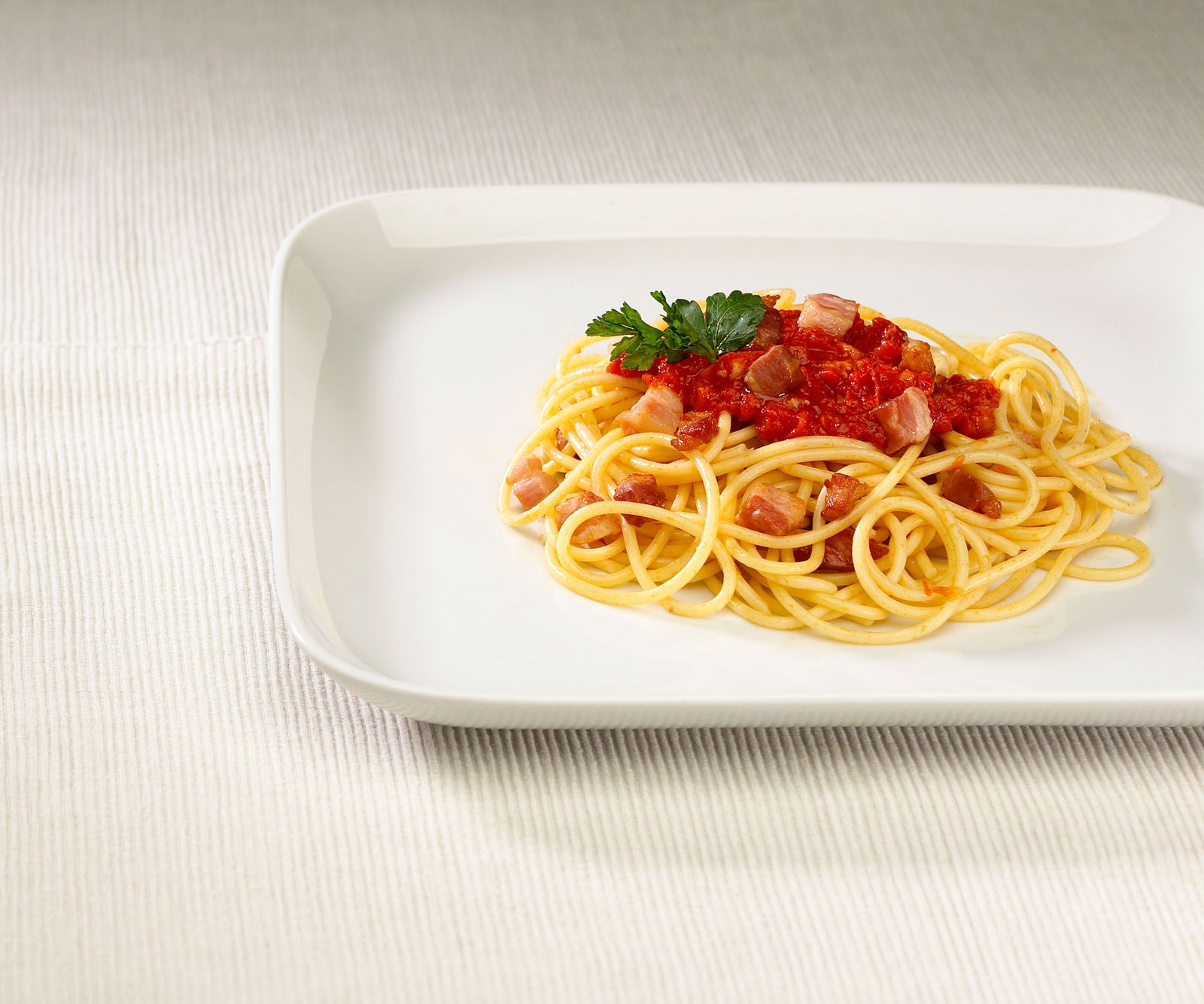 salsa de tomate con panceta