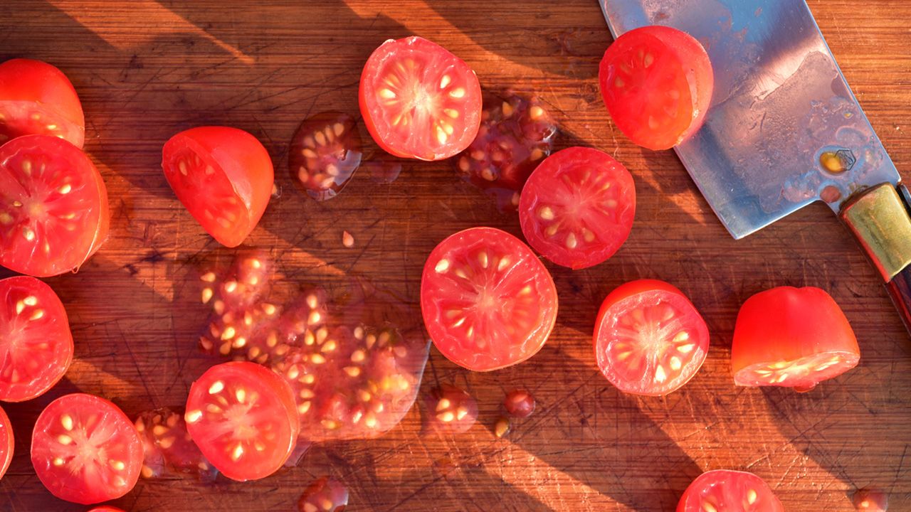 sacar semillas del tomate