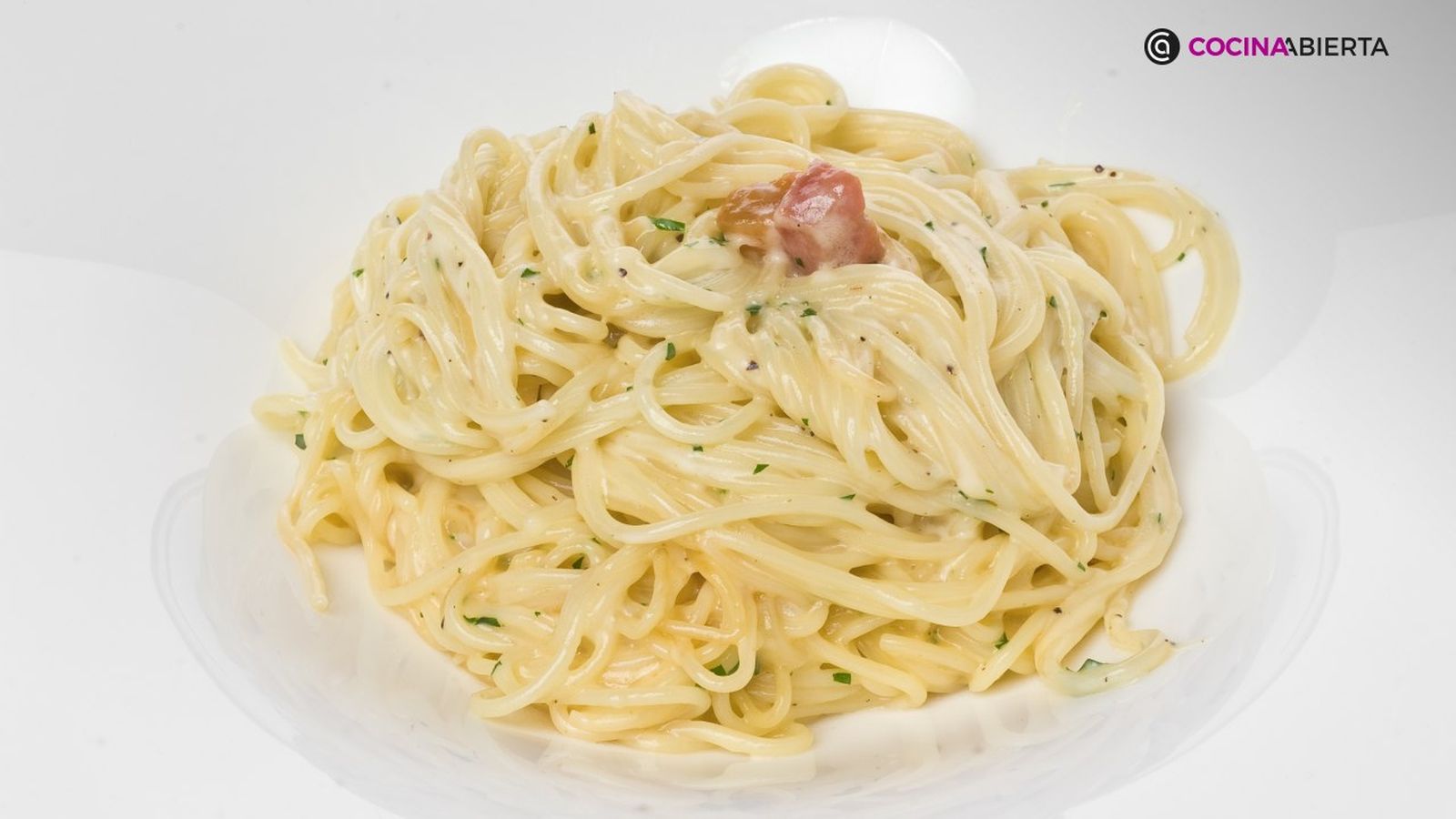 Bruno Oteiza te enseña a cocinar unos deliciosos espaguetis con panceta