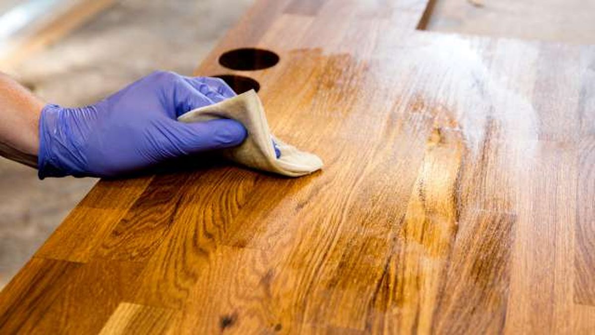 se puede dar cera despues de barnizar 1