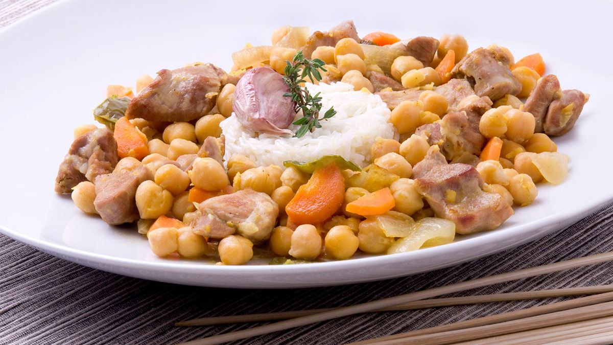 Garbanzos con cordero al curry