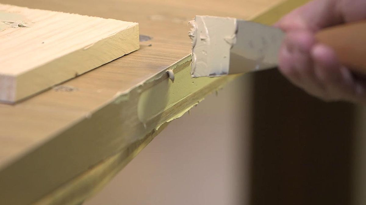 Como convertir una puerta abatible en una puerta corredera paso 2