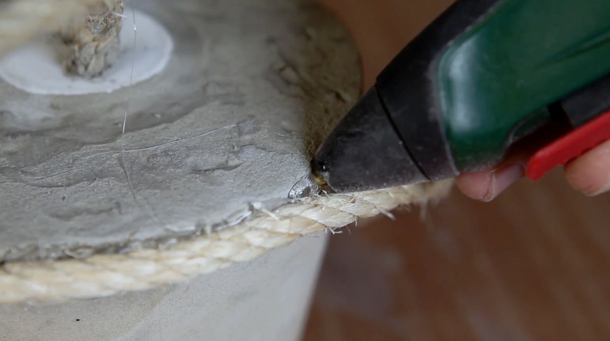 Hacer un retenedor de puerta paso 9