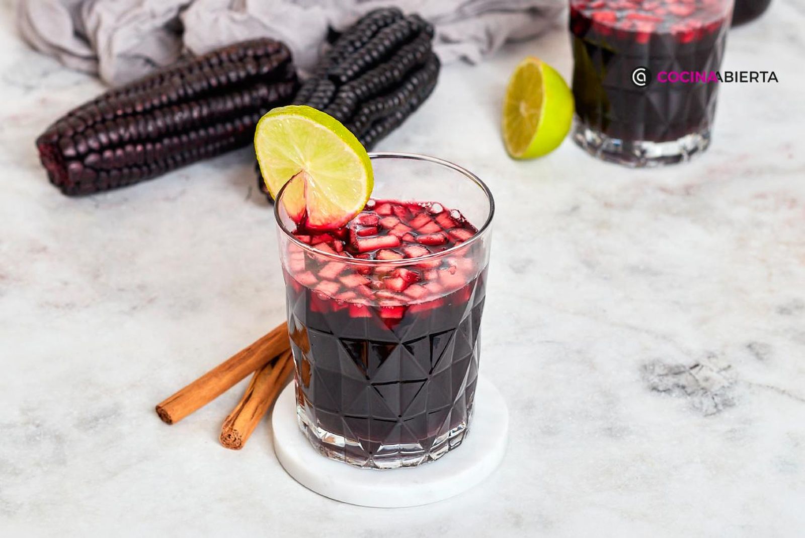 Chicha morada, la tradicional bebida peruana de maíz morado