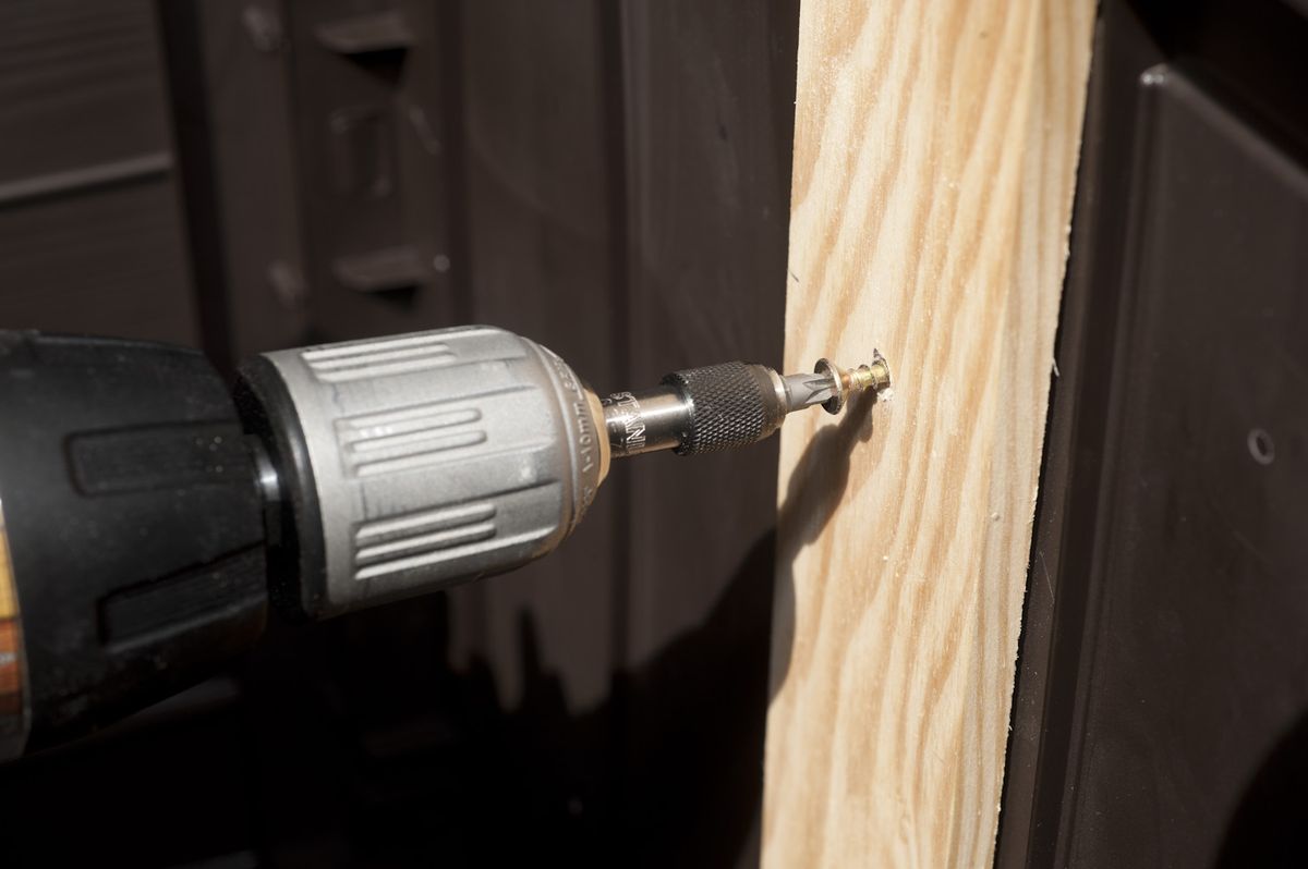 Bricomania 705 Sujetar mueble de exterior p5