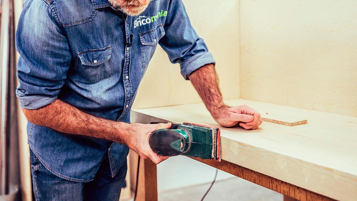 Cómo hacer una mesa escritorio de madera paso 8