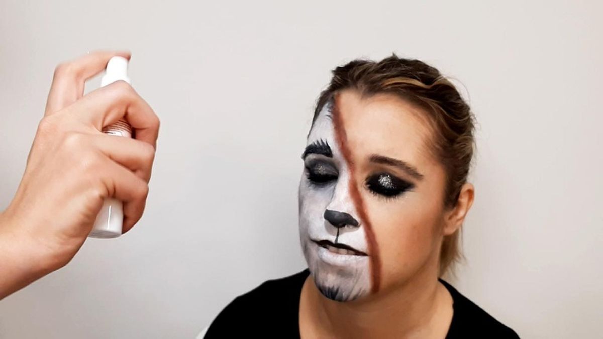 Cómo hacer el maquillaje de Caperucita y el Lobo - paso 11