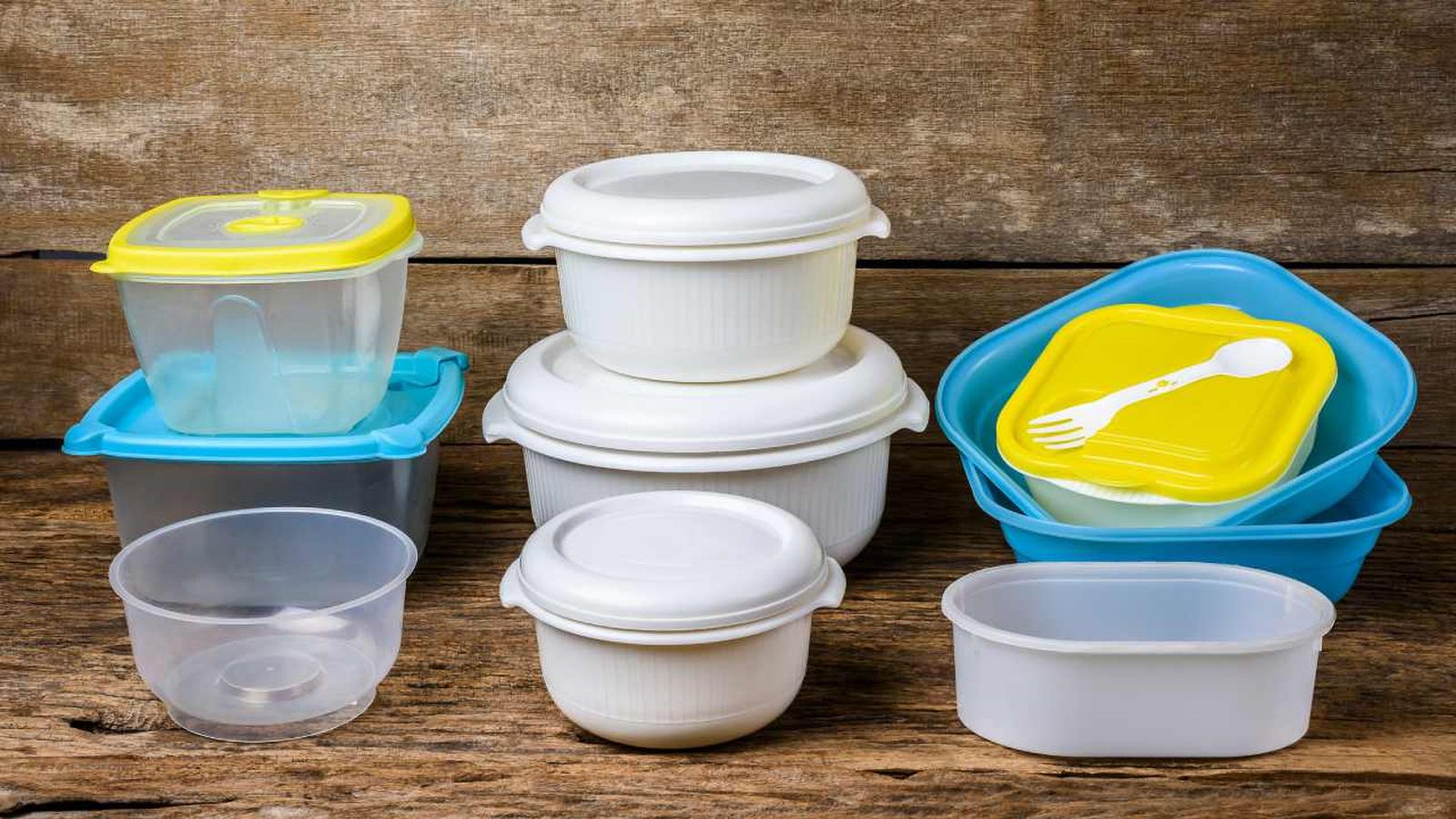 truco viral para limpiar tupper