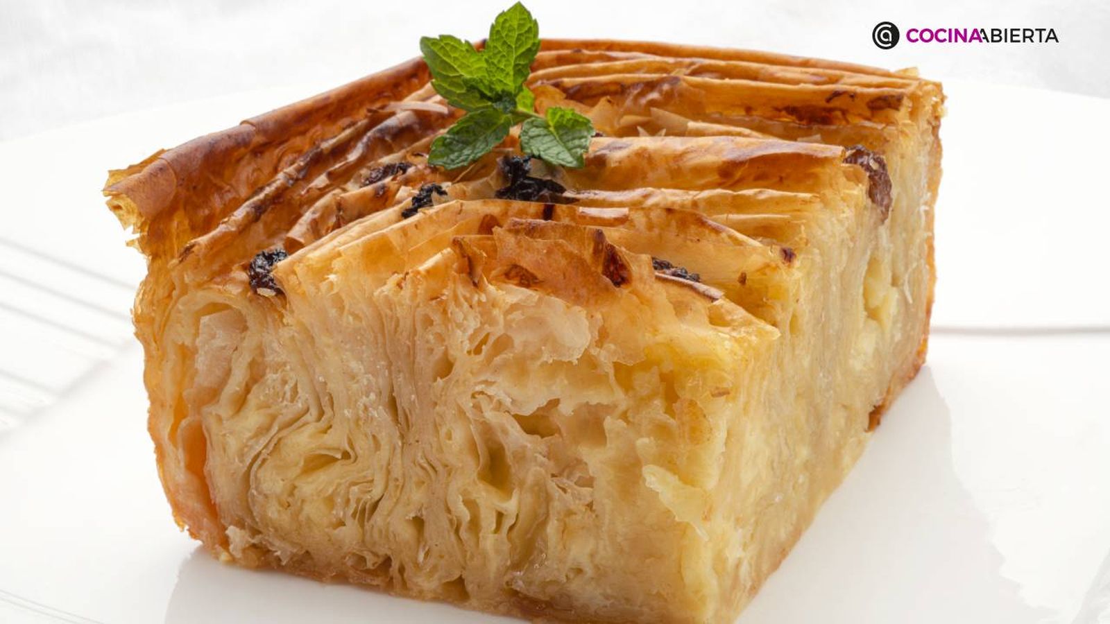 KARL7056 Pastelitos pasta filo pasas