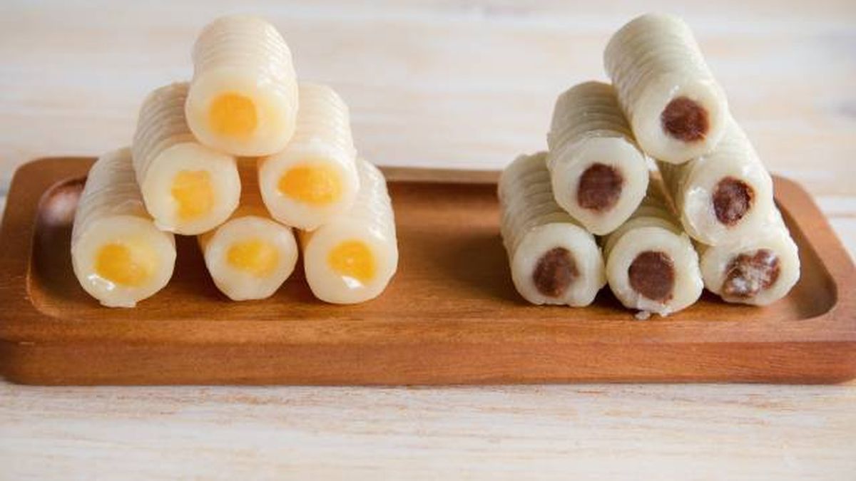 huesos de santo relleno de crema mazapan y chocolate